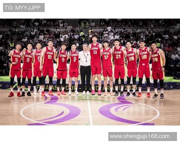 中国男篮与伊朗激战正酣比分胶着双方全力争胜精彩瞬间回顾